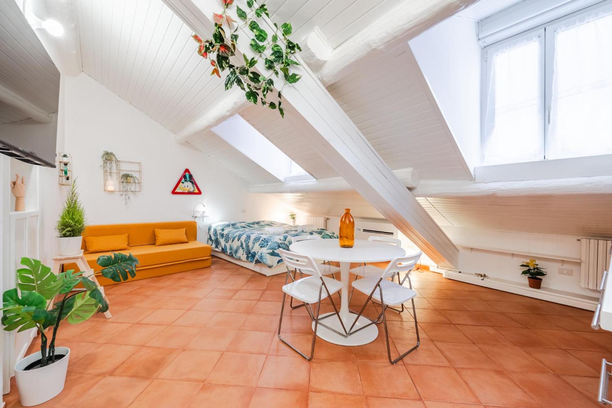 The White Jungle - San Babila Attic Apartment มิลาน ภายนอก รูปภาพ