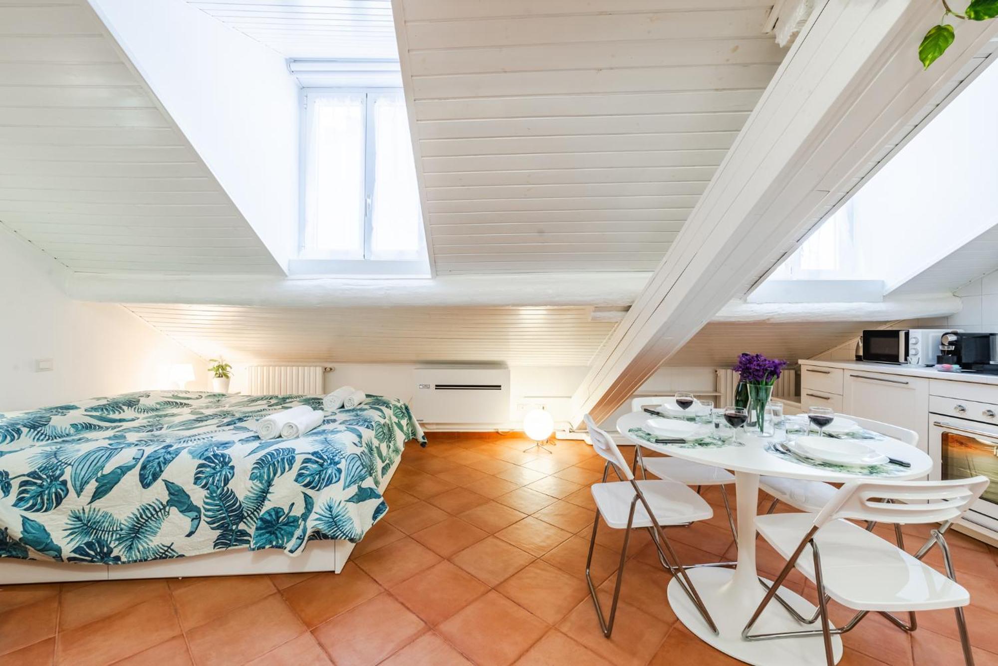 The White Jungle - San Babila Attic Apartment มิลาน ภายนอก รูปภาพ
